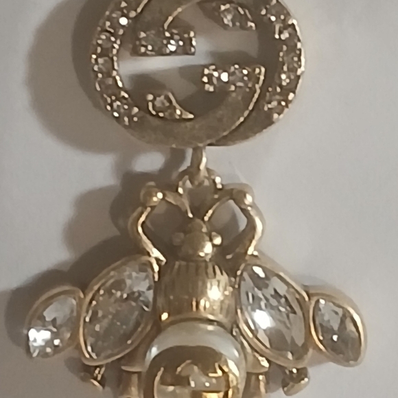 Authentic Vintage Gucci Gold Tone Faus Pearl Crystal Bee Earrings - Picture 5 of 11
